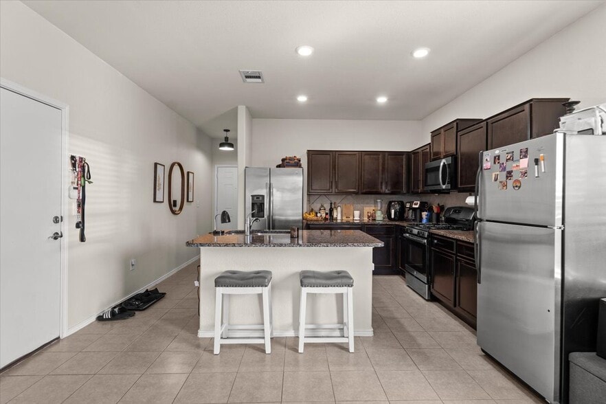 Building Photo - 3801 Black Granite Dr