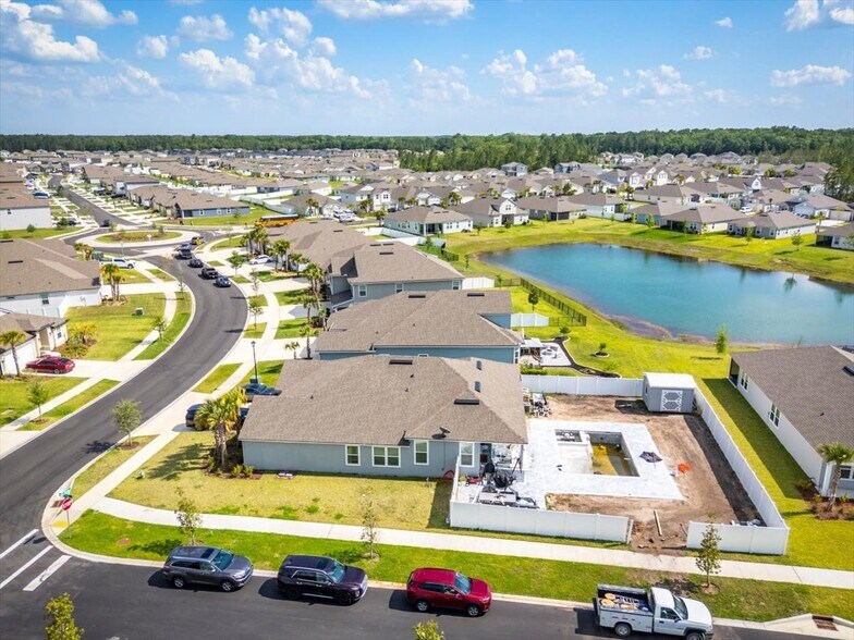 Building Photo - 2941 Oak Stream Dr