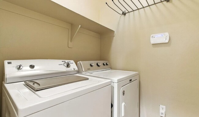 Building Photo - 5900 S Courtland Dr