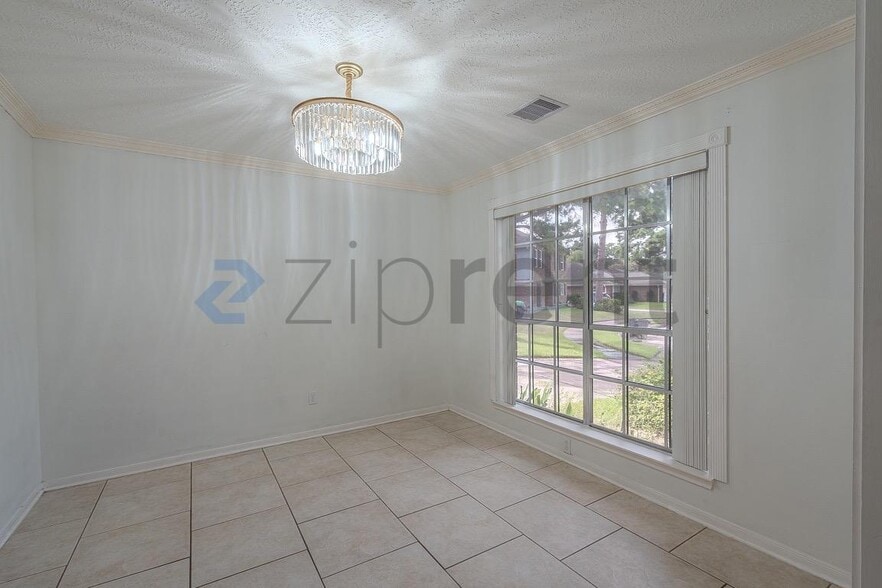 Building Photo - Unit
