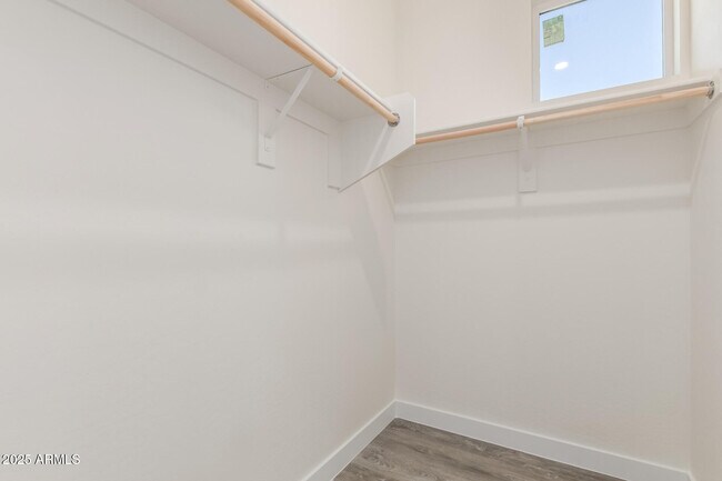 Building Photo - 957 E Desert Dr