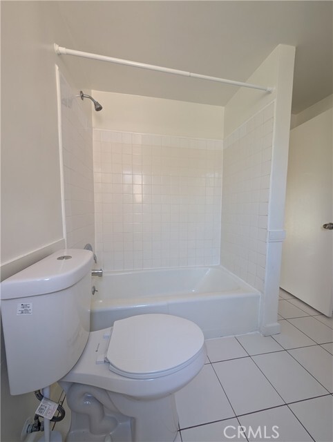 Building Photo - 665 W Altadena Dr