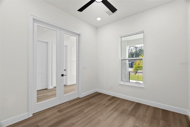 Building Photo - 4009 W Euclid Ave