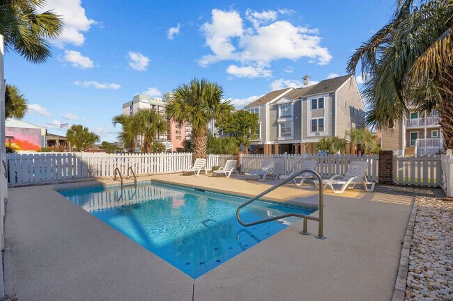 Building Photo - 113A S Yaupon Dr