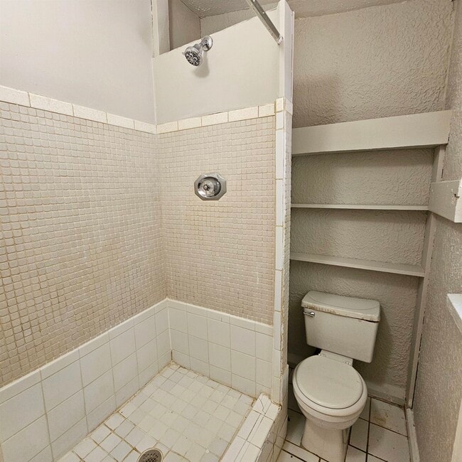 Building Photo - 1516 Majestic Ave