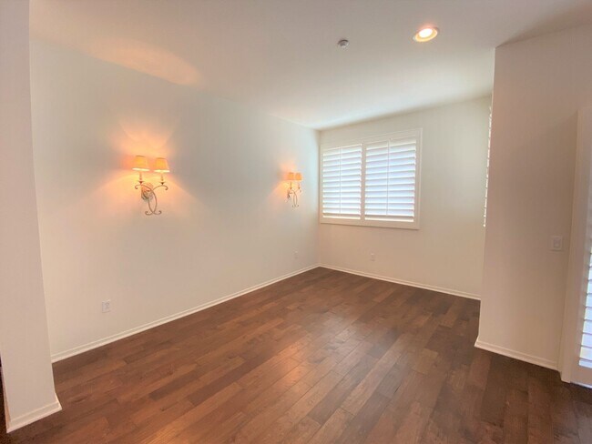 Building Photo - Executive 2-Bedroom Condo in the Prestigious South Bay 360 Community