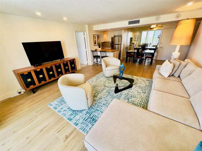 Building Photo - 1 Las Olas Cir