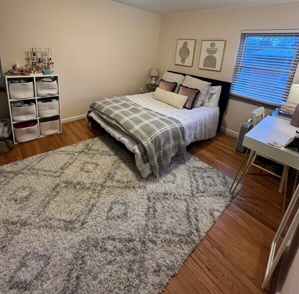 Bedroom - 810 Ellison Ave