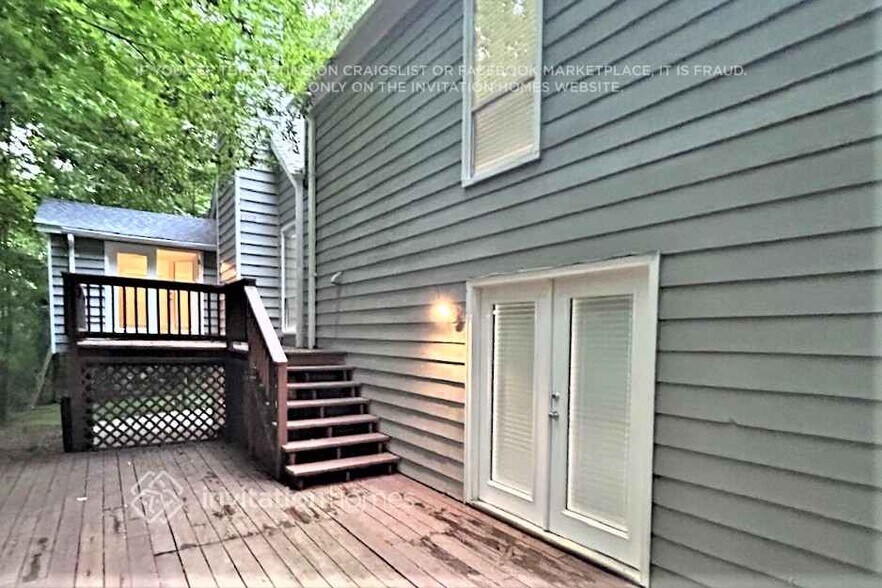 Building Photo - 405 Bramble Ct