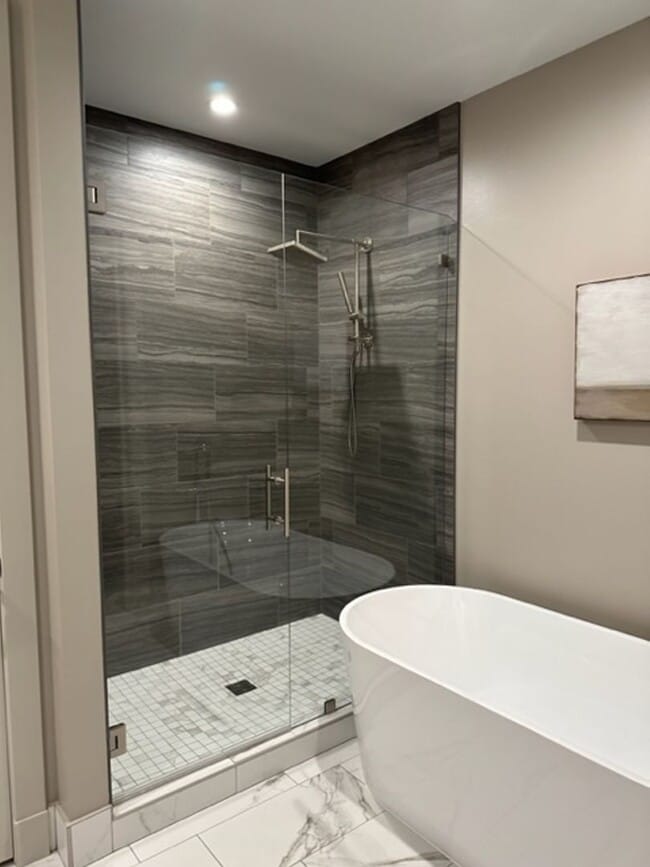 Building Photo - Fully Furnished Condo for Rent in Black Bull!