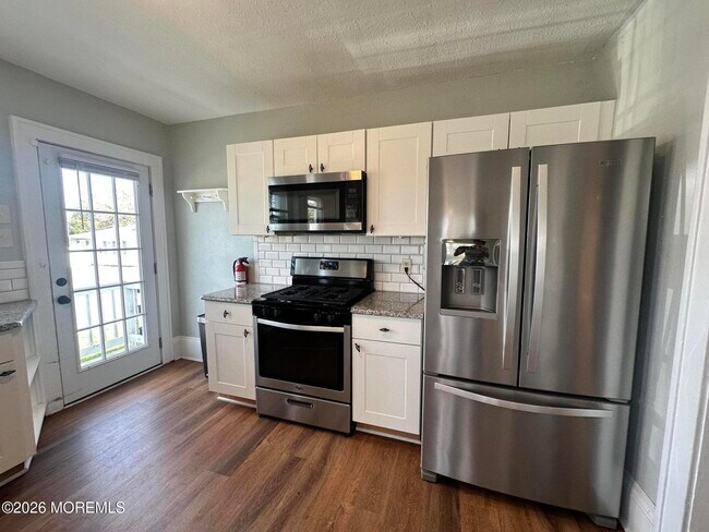 Building Photo - 4 Spring St