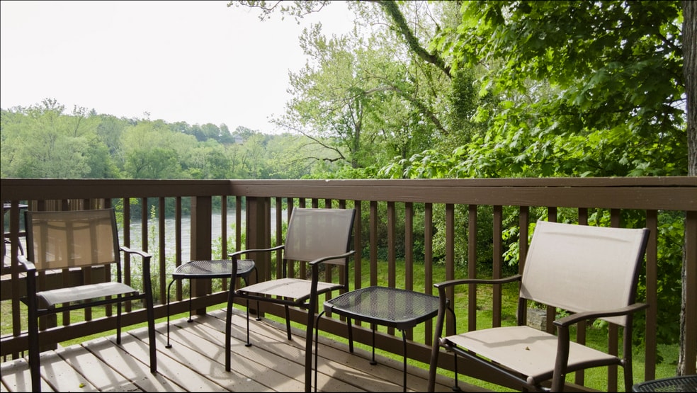 Building Photo - 420 Fall Creek Dr