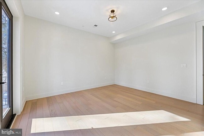 Building Photo - 4428 Albemarle St NW