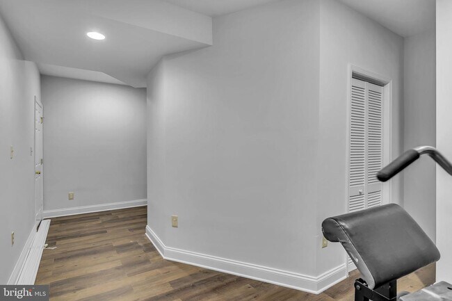 Building Photo - 22855 Oakgrove Rd