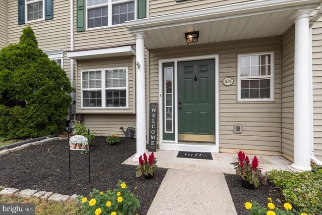 Building Photo - 105 Pin Oak Ct