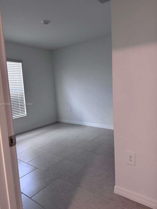 Building Photo - 17245 Cantu Ct