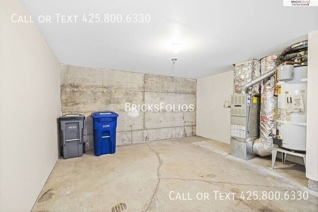 Building Photo - Prime Bellevue Location – Parkside Townhom...