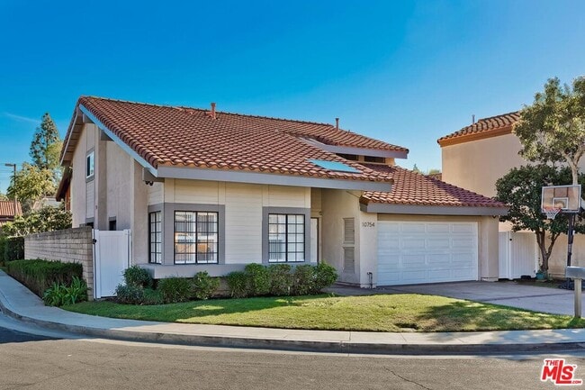 Building Photo - 10754 Garland Dr