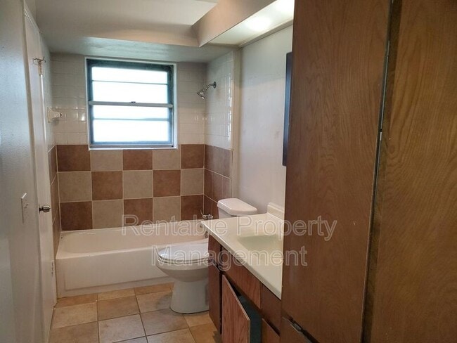 Building Photo - 3017 Abston Dr