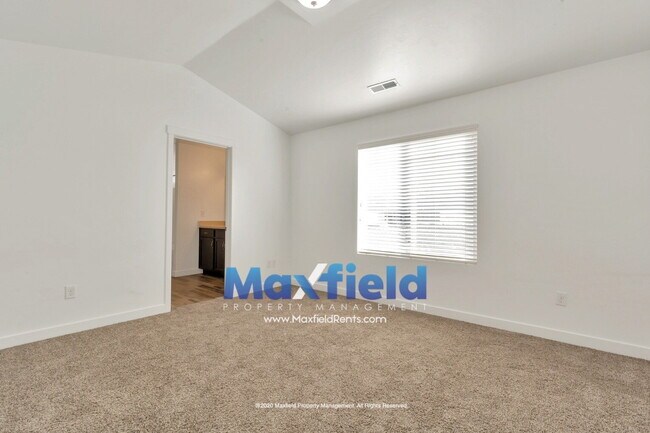 Building Photo - Beautiful Townhouse in Draper - 3 BD 2.5 BA 2 GA - 2250 Square Feet