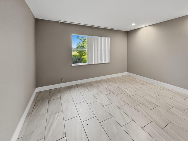 Building Photo - 6301 N Falls Cir Dr