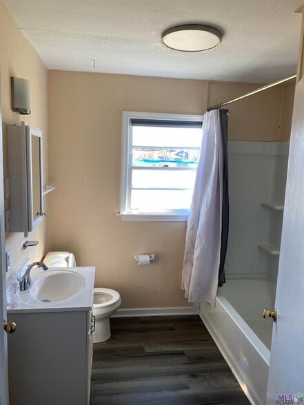 Building Photo - 1018 S Mire Ave