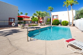 Santorini Pool - Santorini Villa Apartments
