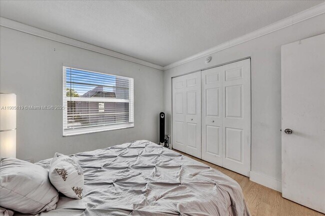 Building Photo - 9225 SW 87th Ave