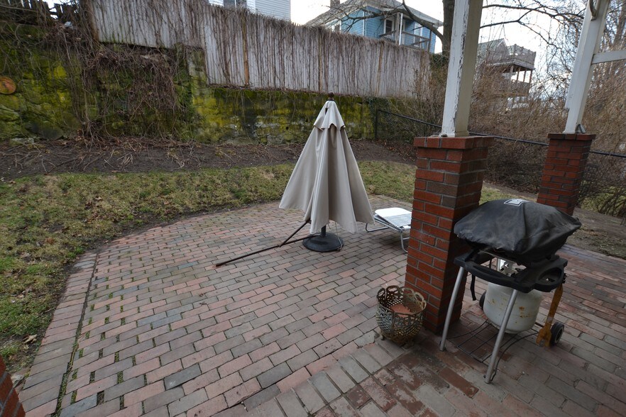 Building Photo - 31 N Crescent Circuit