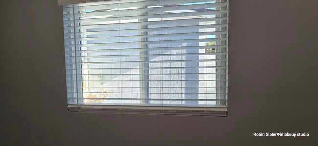 Building Photo - 4159 La Salle Ave