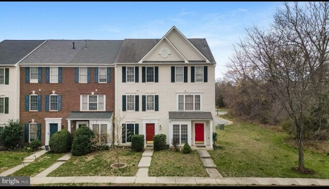 Primary Photo - 42804 Pilgrim Square