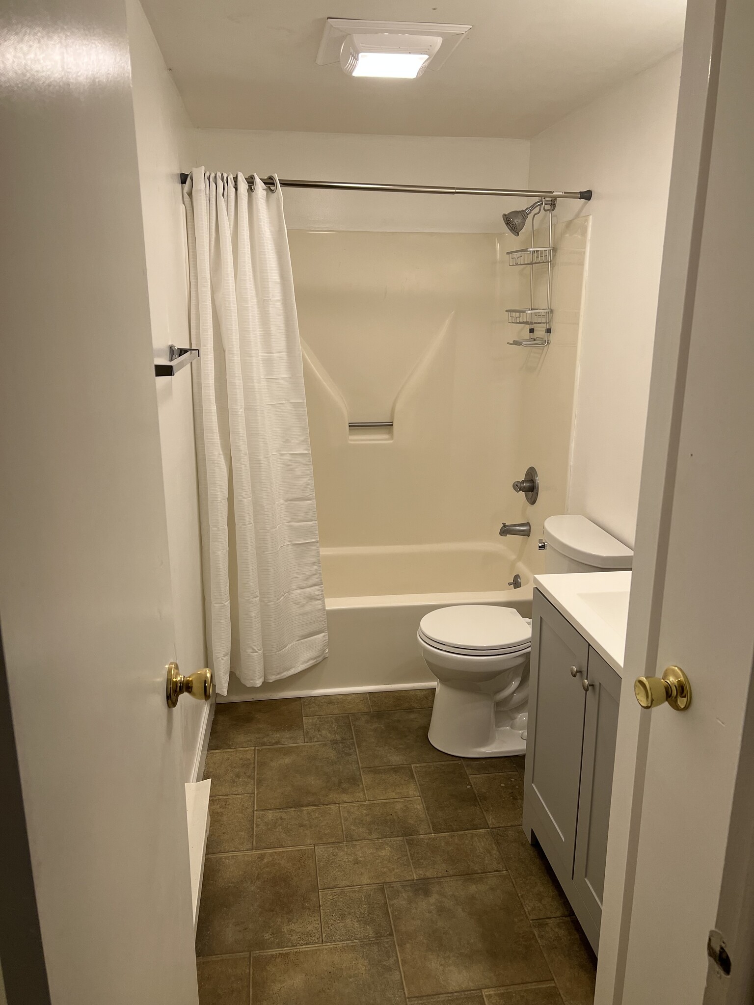 Master Bath - 85 Snowberry Rd