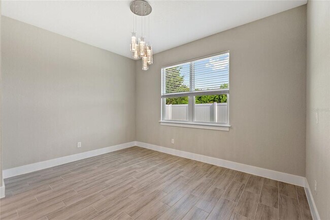 Building Photo - 326 Royal Palm Wy