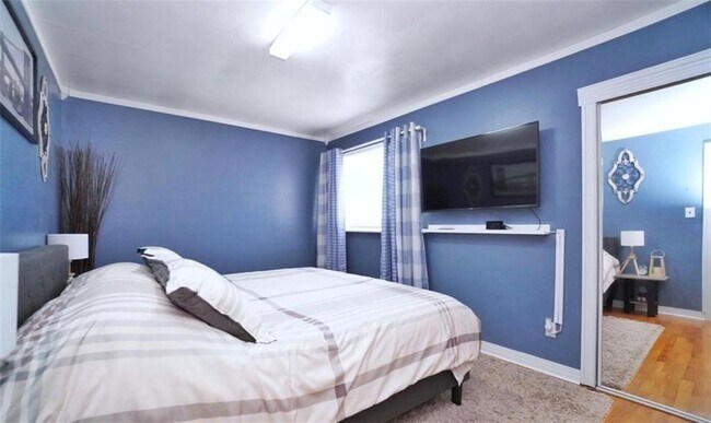 Building Photo - 21 Amador St