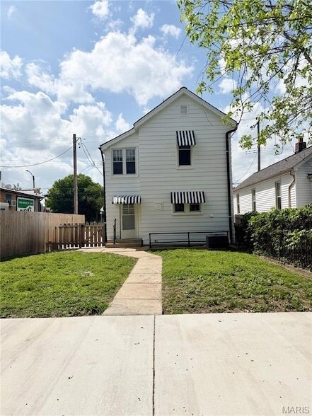 Building Photo - 1928 Macklind Ave