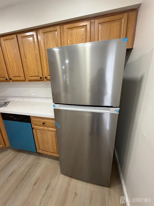 Building Photo - 32 Columbus Dr