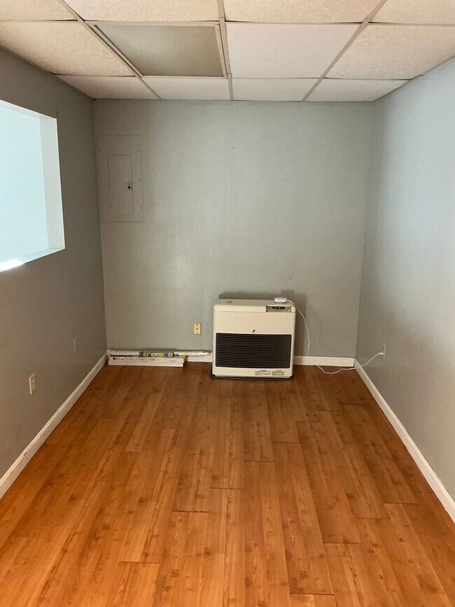 Building Photo - 165 Wiscasset Rd