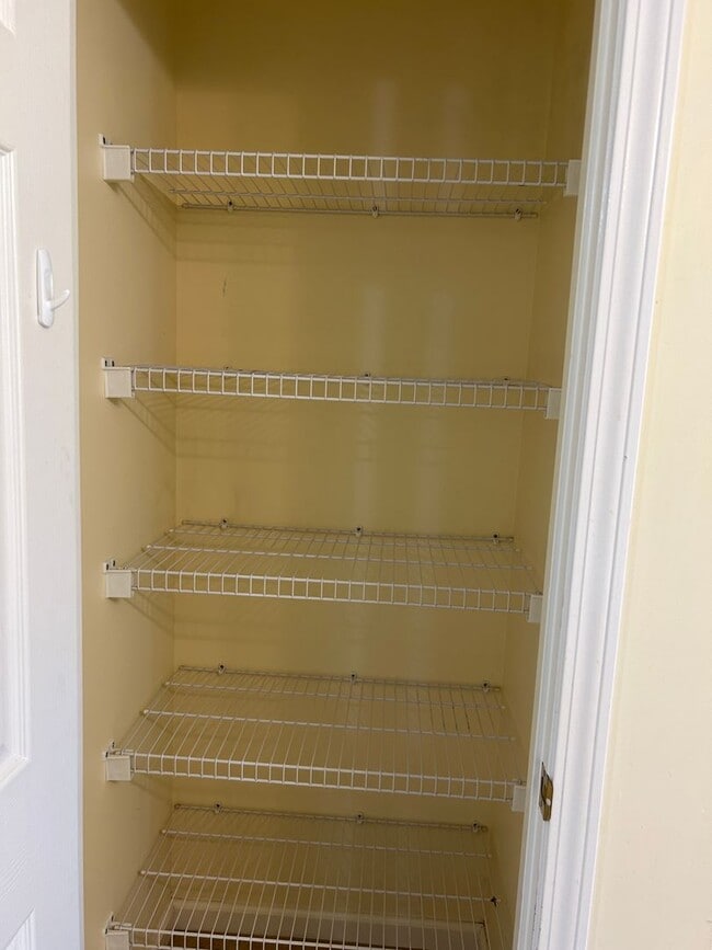 Building Photo - 273 Ivy Pl