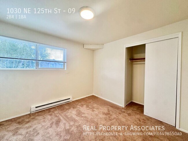 Building Photo - 1030 NE 125th St