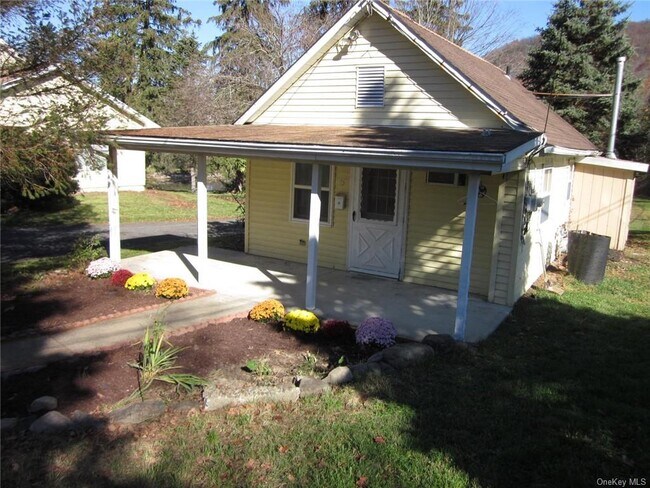 Primary Photo - 15 16 18 Jmd Dr
