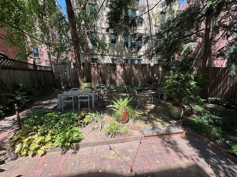 Building Photo - 3605 Hamilton St