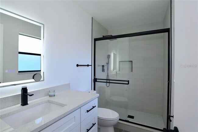 Building Photo - 620 Heraldo Ct