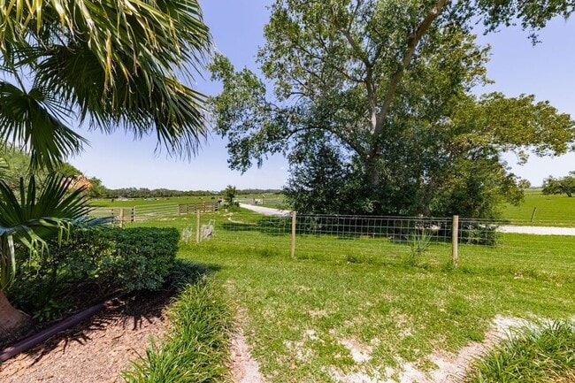 Building Photo - 39 Enclave Dr