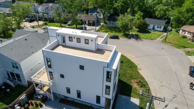 Building Photo - NEW BUILD with Rooftop!
