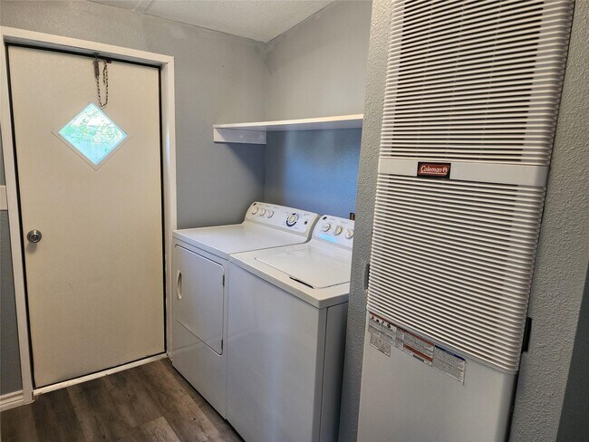 Building Photo - 17118 Choctaw Dr