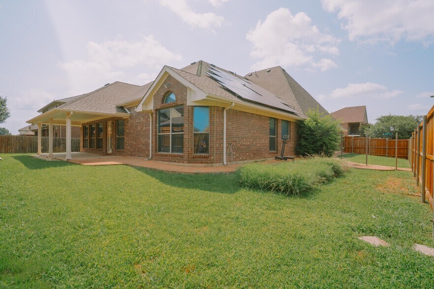 Building Photo - 3240 Paseo