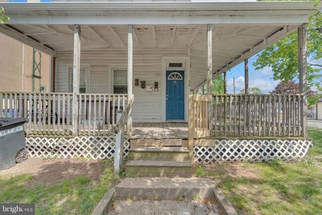 Building Photo - 315 Burlington Ave