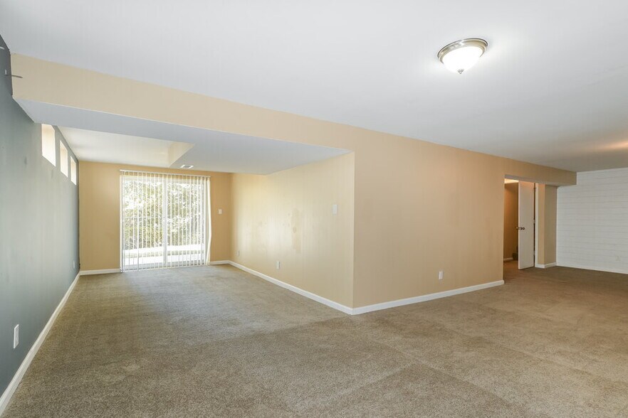 Building Photo - 1233 Colby Dr