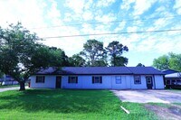 Building Photo - 1117 County Rd 515