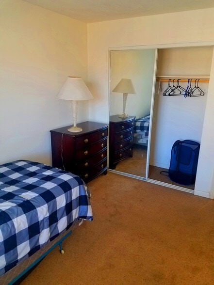 Building Photo - 742 Jacob Ct